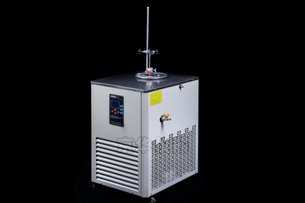 低溫恒溫反應(yīng)浴是如何做到準(zhǔn)確控溫的 低溫恒溫反應(yīng)浴是如何做到準(zhǔn)確控溫的